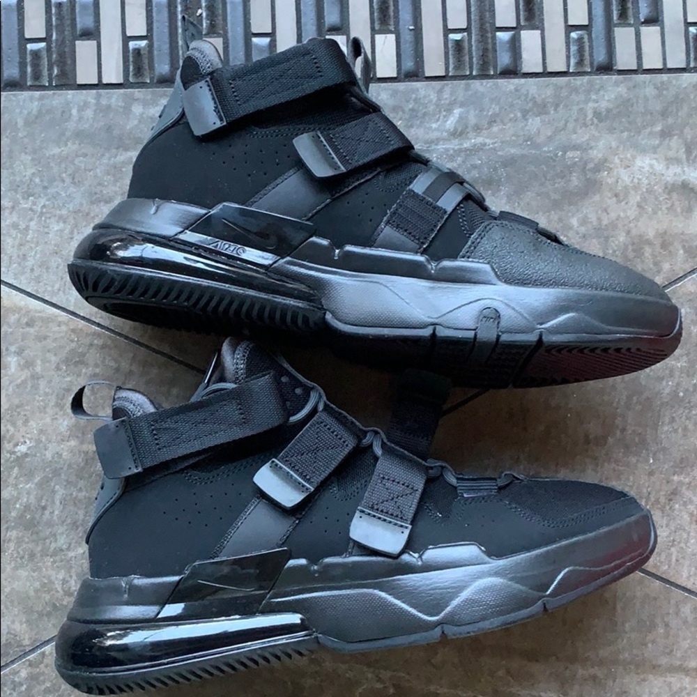 Nike Air Edge 270 Mens black/black-anthracite - Picture 15 of 16